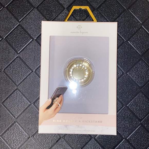 Phone Rings - Picture 4 of 5